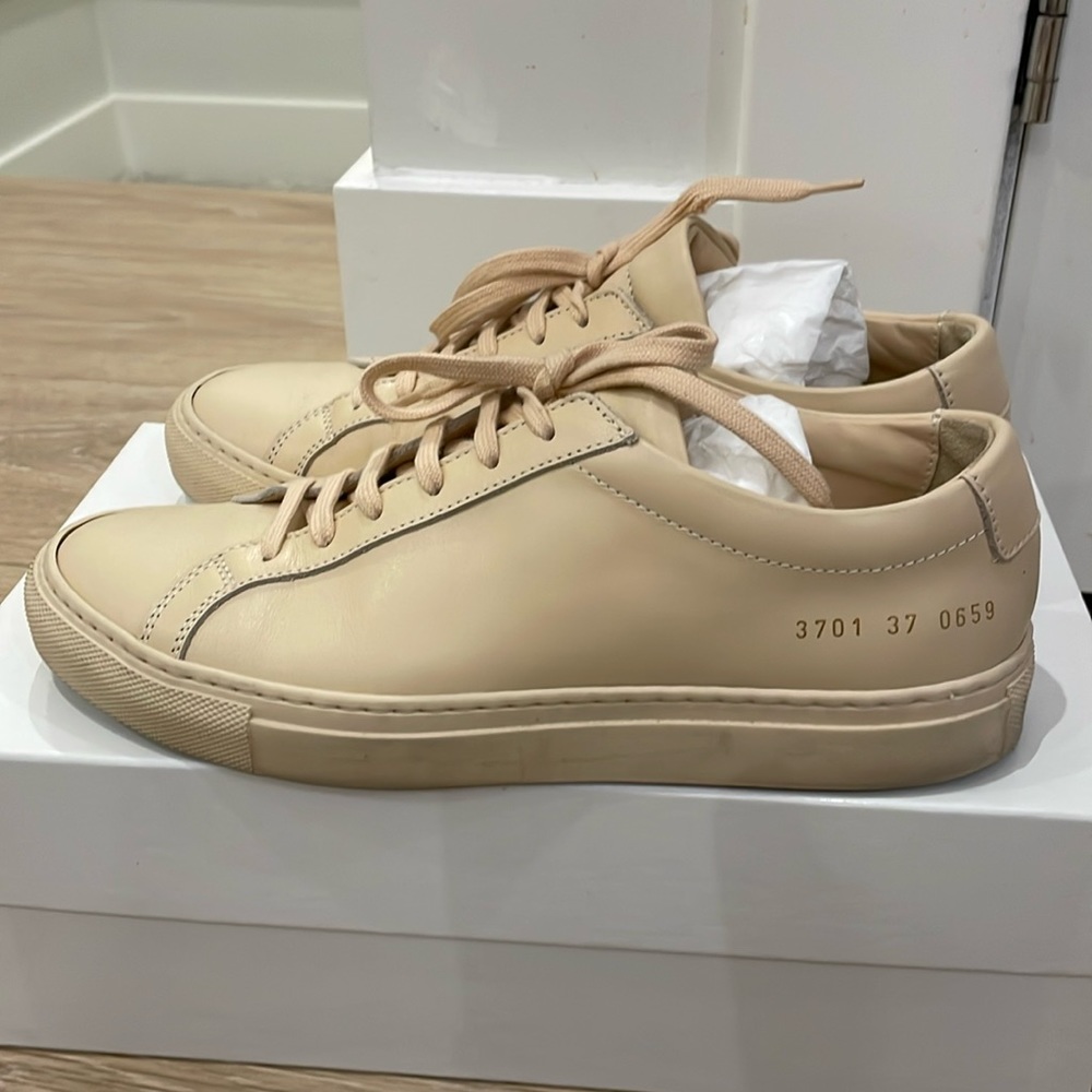 Common Project Sneaker sz 37